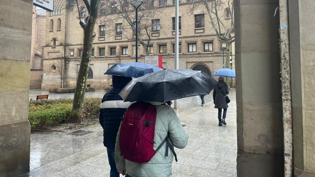 Un día de lluvia en Zaragoza.