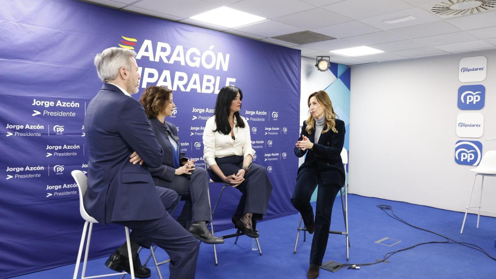 Jorge Azcón, junto a Emma Buj, Lorena Ordena y Natalia Chueca