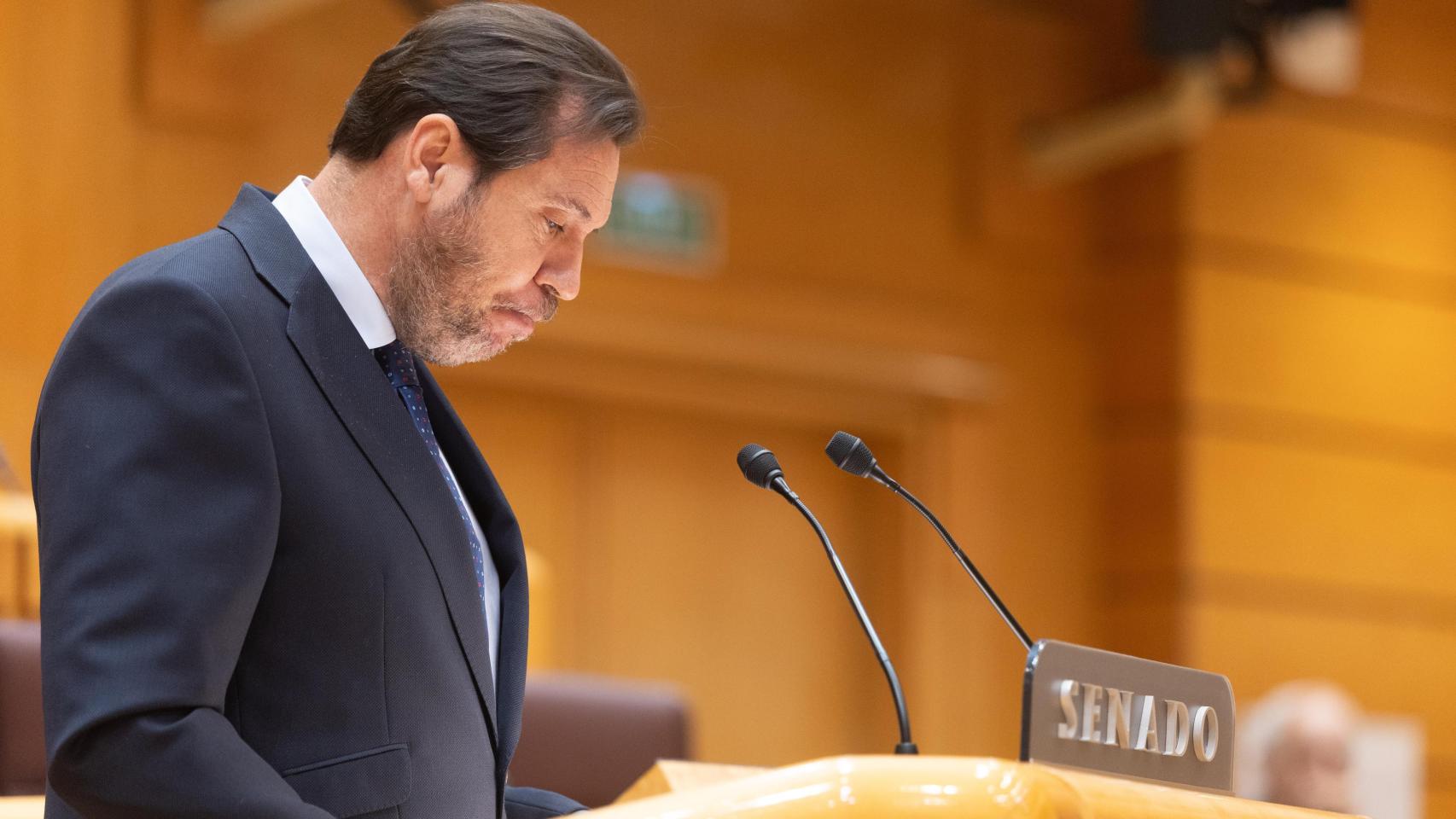 El ministro de Transportes y Movilidad Sostenible, Óscar Puente, comparece para dar cuenta del caos ferroviario, en el Senado, a 29 de enero de 2026, en Madrid (España).