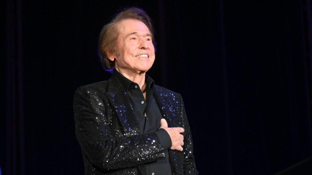 Raphael, en concierto en Sevilla, en septiembre de 2025.