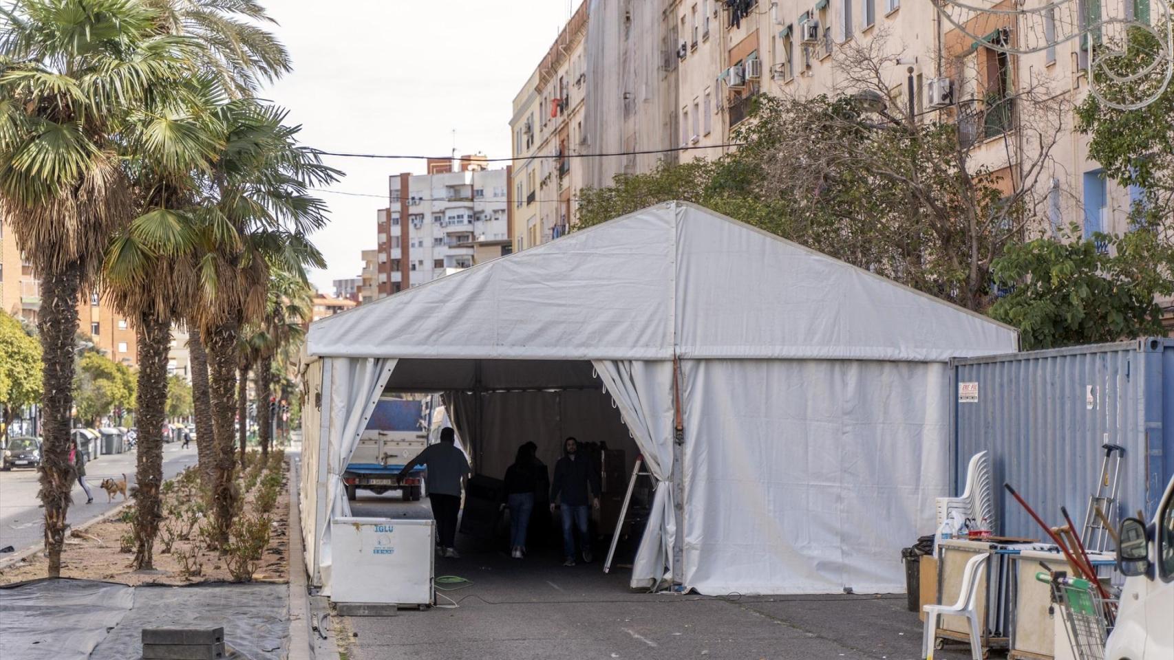 Una carpa en Fallas. EP