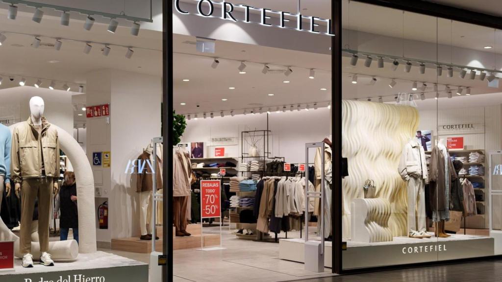 Exterior de la nueva tienda Cortefiel en Luz del Tajo.
