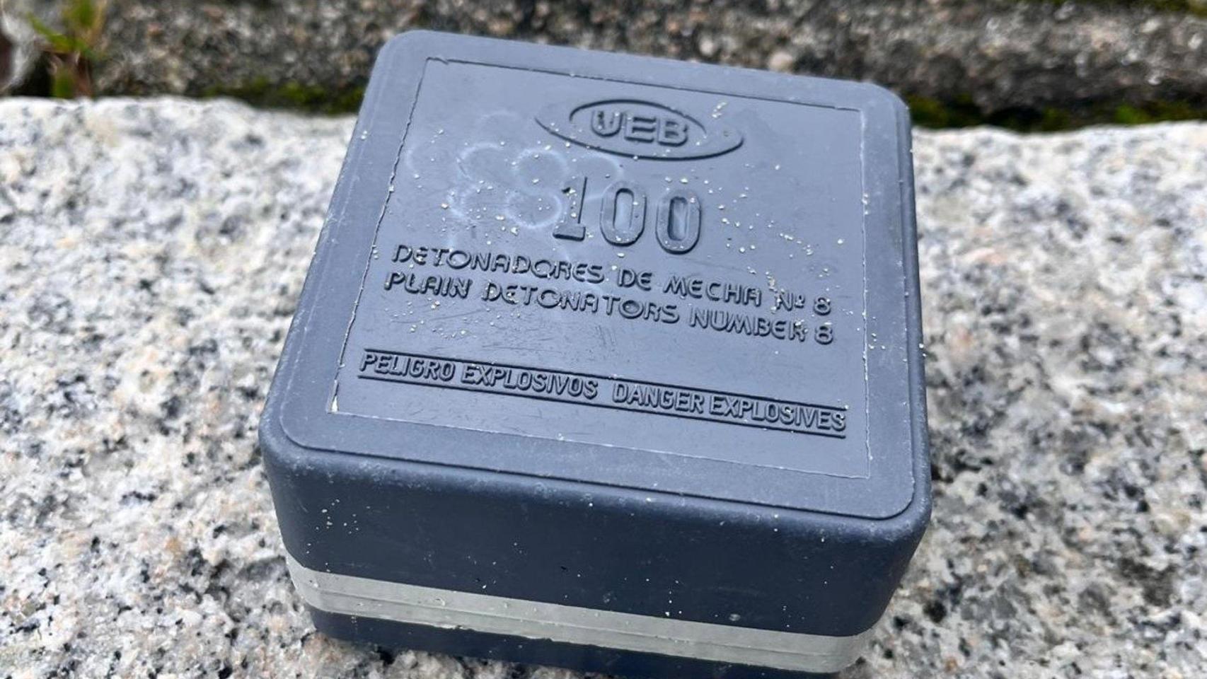 Caja de detonadores pirotécnicos