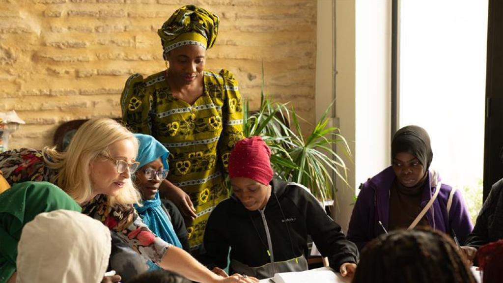 Aminata Soucko en uno de los talleres que imparte su organización.
