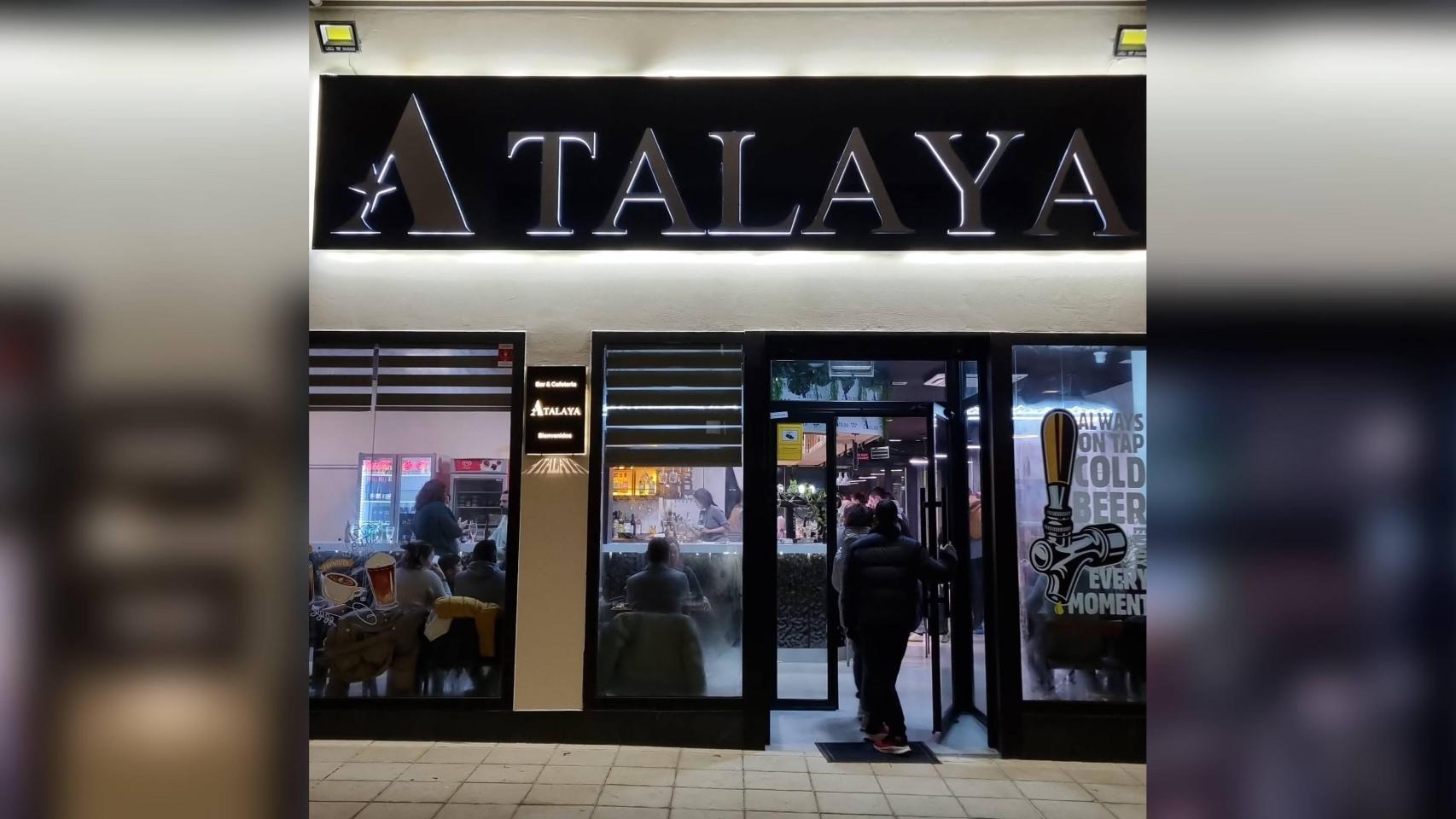 Bar Atalaya en su inauguración.