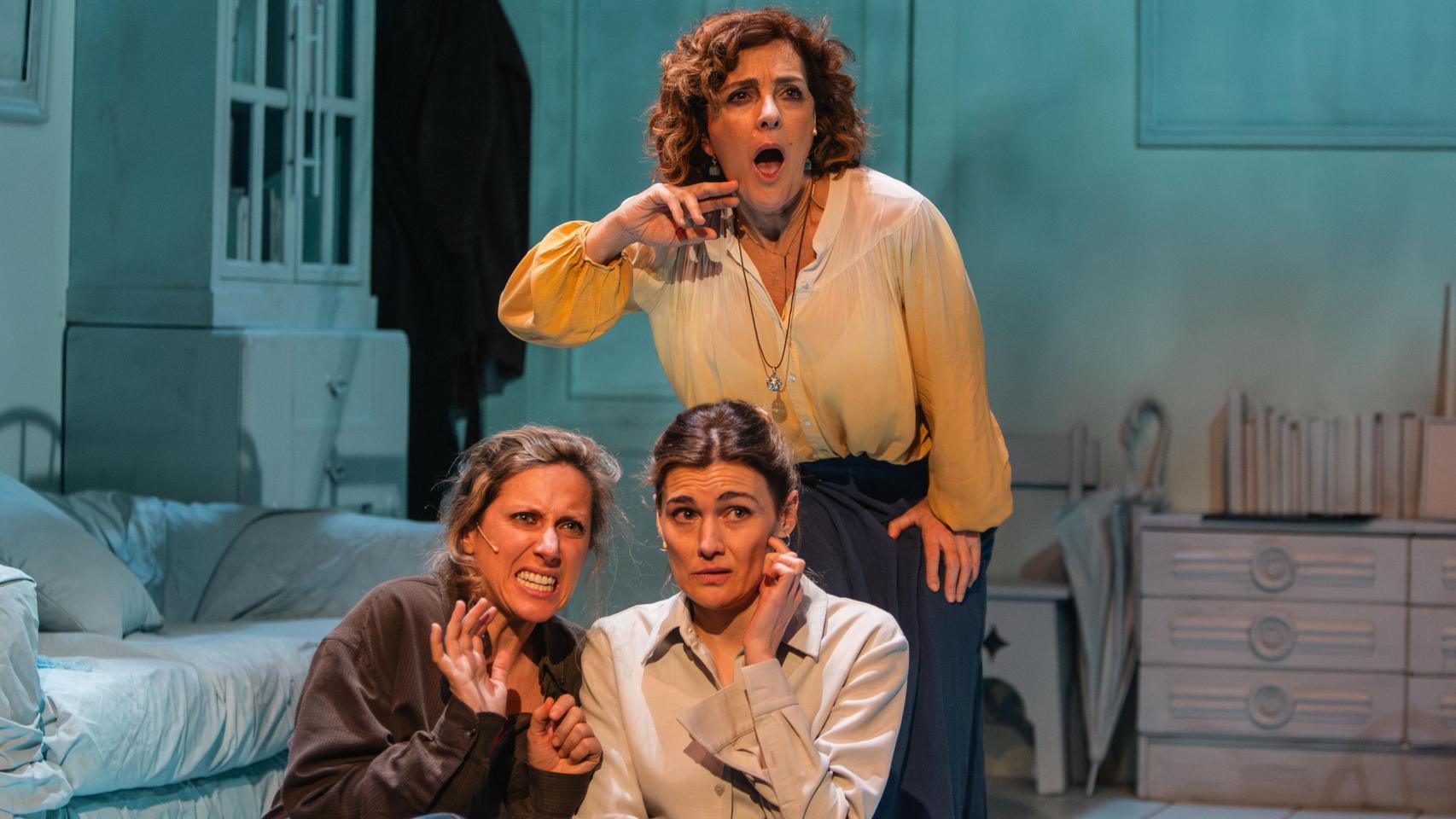 Cecilia Freire, Marta Nieto y Amaia Lizarralde en 'Tres noches en Ítaca'. Foto: @geraldineleloutre.