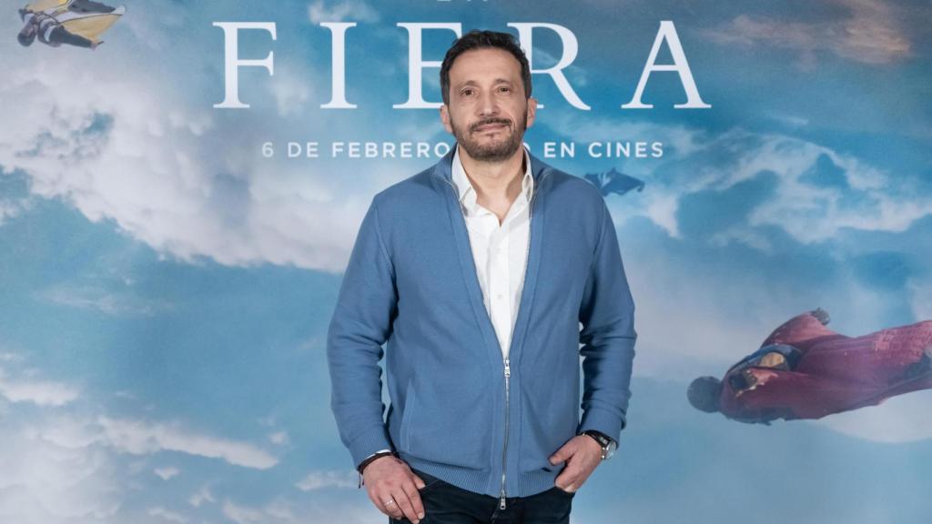 El director Salvador Calvo en la presentación de 'La fiera'. Foto: Disney.