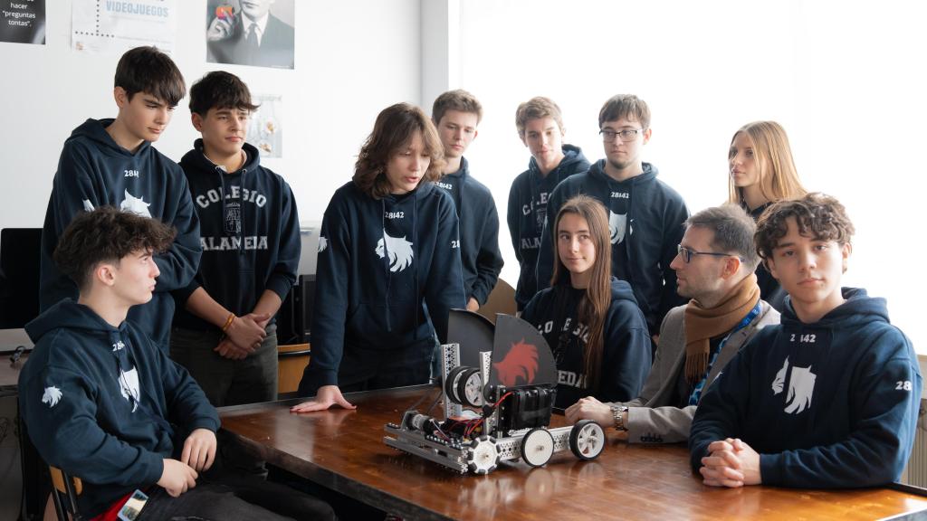 Todo el equipo ATISBO (algunos solo participan en el Stem Racing y en el hackathon Spanish Space Design Competition).