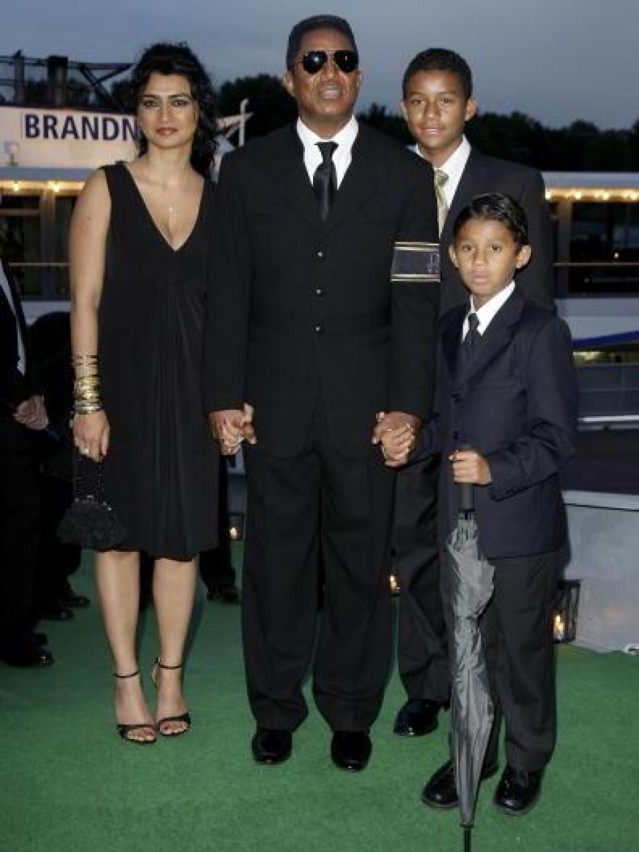 Jermaine Jackson, su ex mujer Halima Rashid y sus hijos Jaafar y Jermajesty.