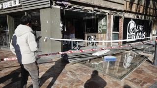 Fachada caída debido a la borrasca Leonardo y que ha causado una persona herida. EFE/ Kai Försterling