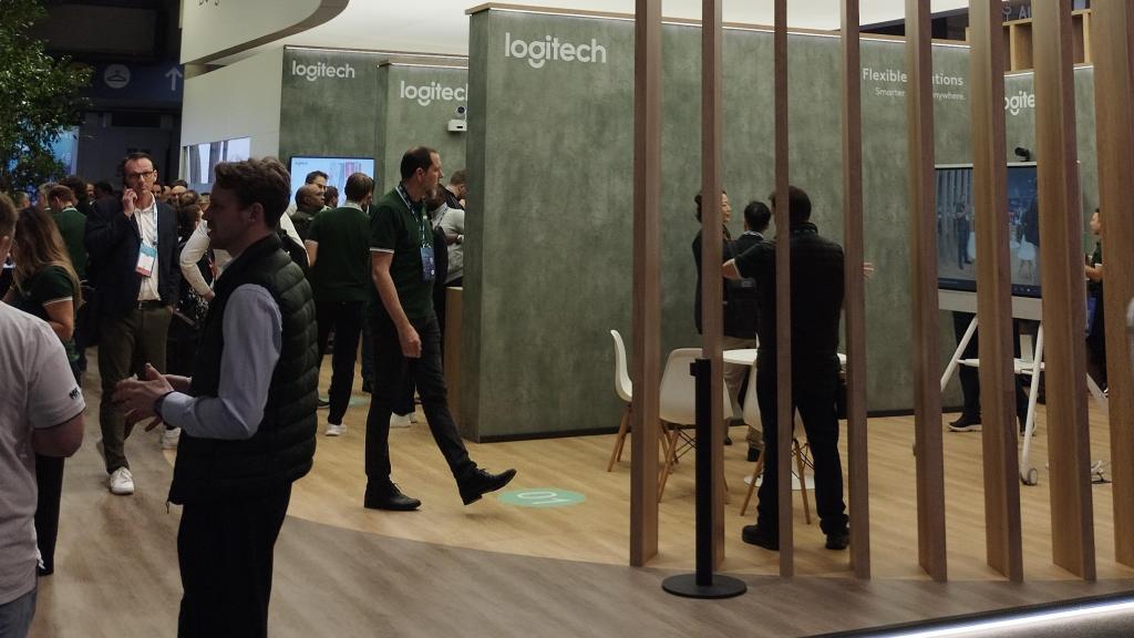 Logitech impulsó la iniciativa Connected Classroom, que por segundo año presentó experiencias inmersivas basadas en IA, realidad virtual y aumentada, y también de formato híbrido.