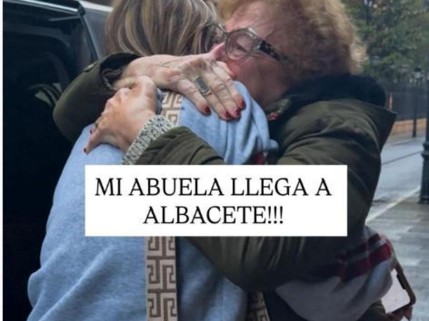 La abuela de Román llegando a Albacete.