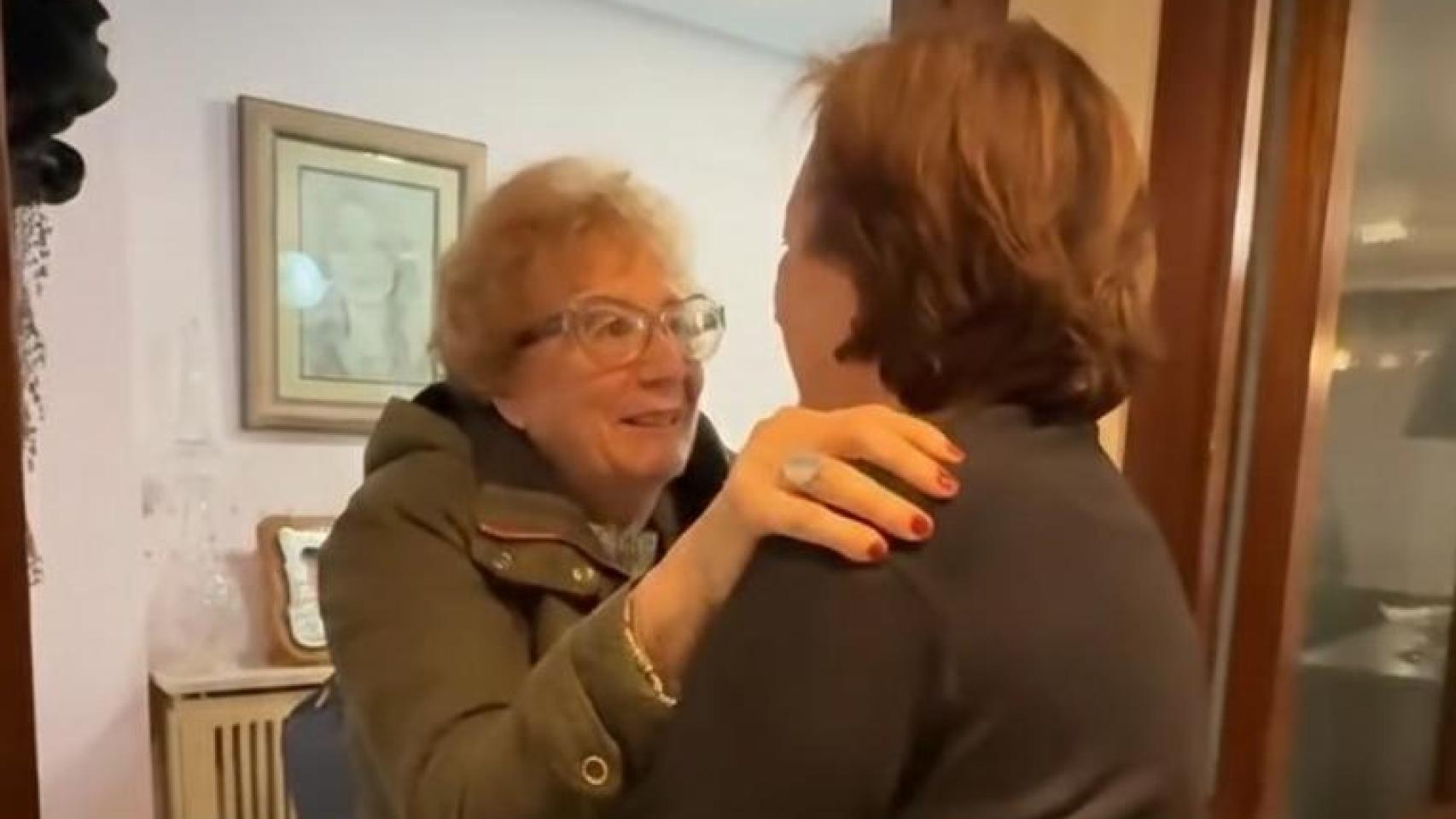 La abuela del influencer argentino, Román, en su regreso a Albacete.