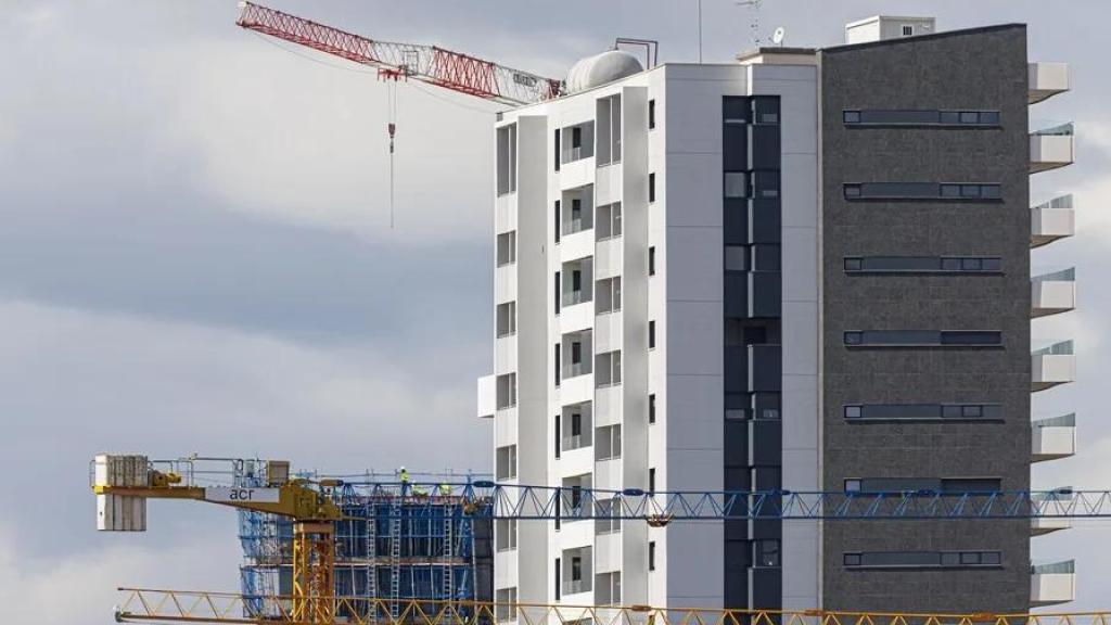 Vista de viviendas en construcción en Zaragoza.