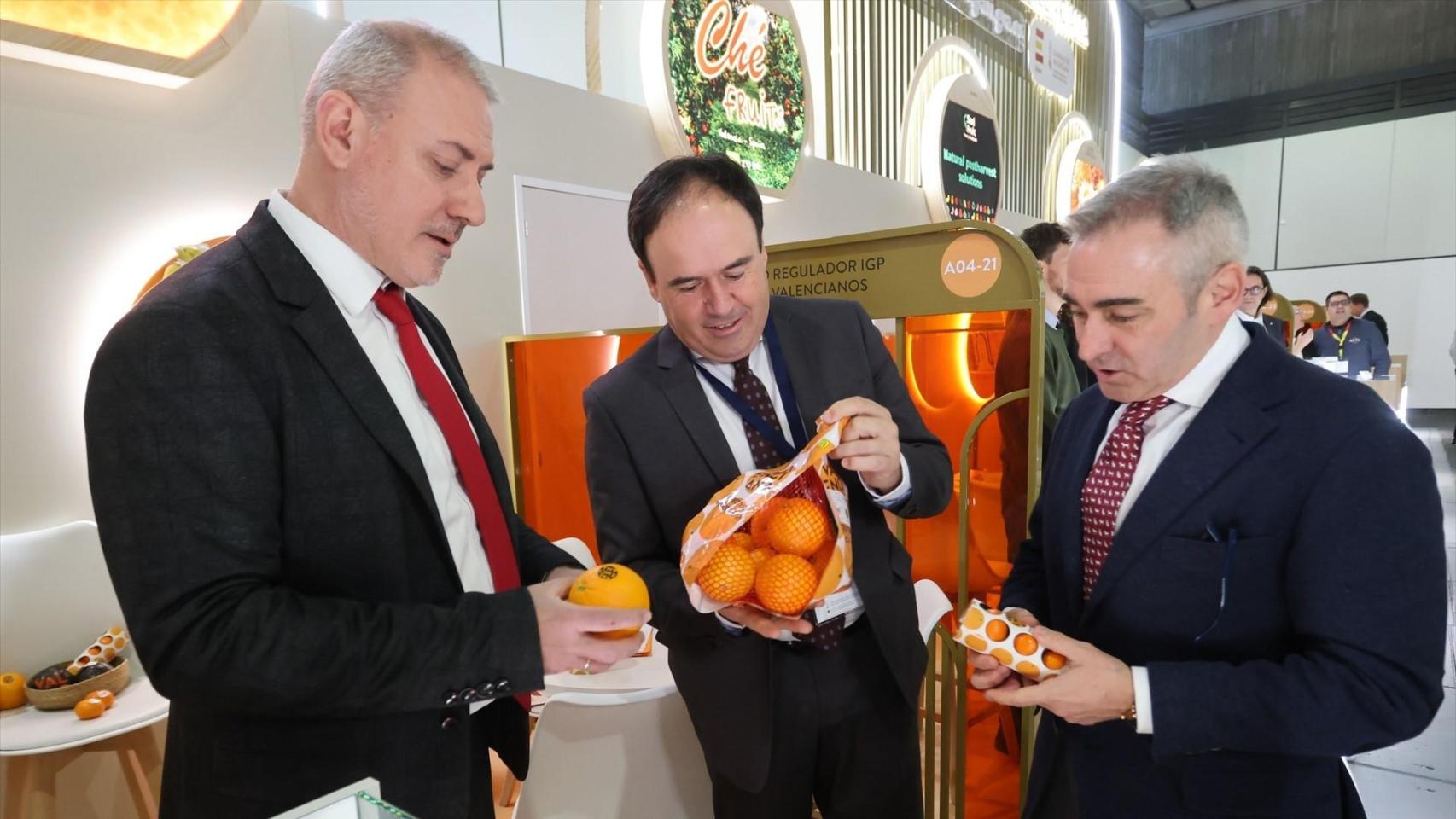 El 'president' de la Generalitat, Juanfran Pérez Llorca, en la feria Fruit Logistica. GVA