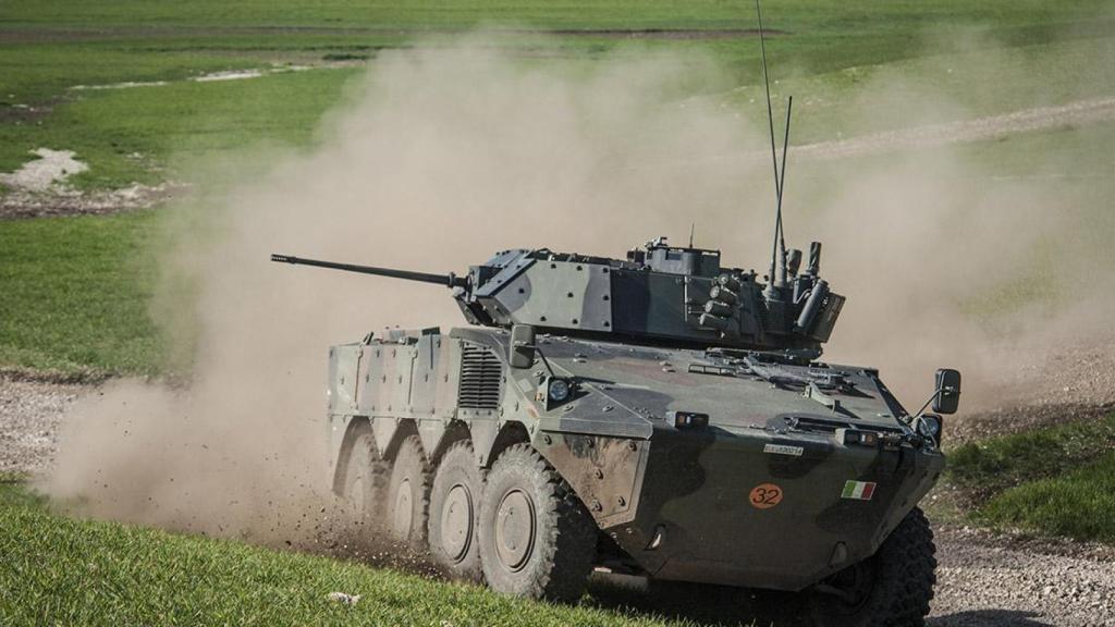 Blindado equipado con la torre Hitfist