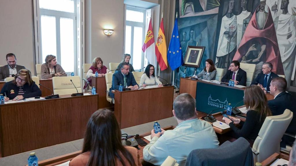 La Corporación Provincial aprueba inversiones en pleno.