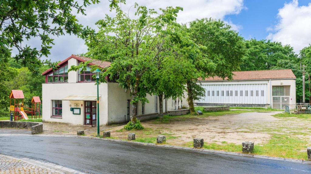 El Gobierno de Santiago contacta con otra empresa para el contrato de centros socioculturales