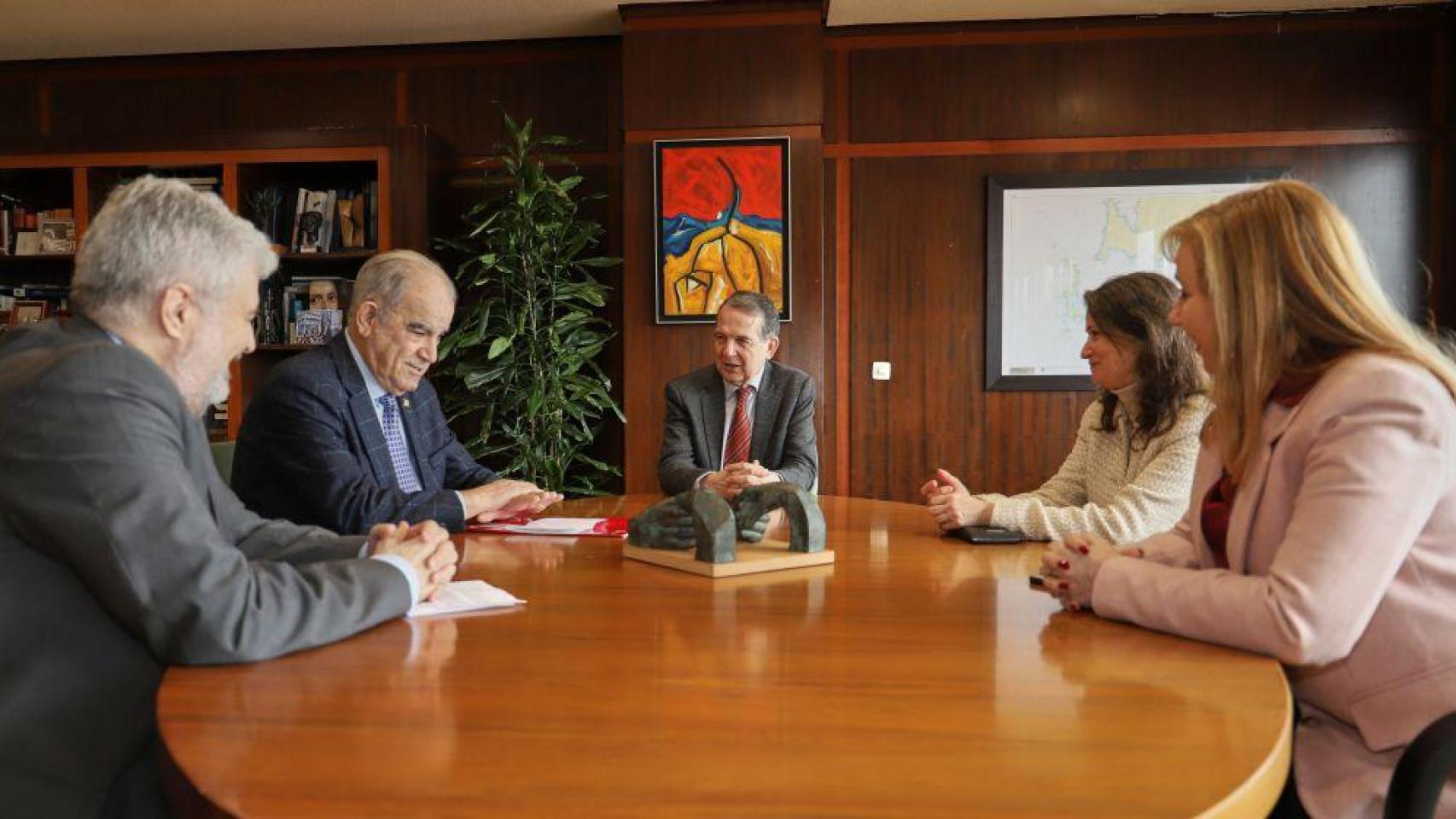 Concello de Vigo y  Cámara de Comercio colaboran en la organización de cursos de formación para jóvenes