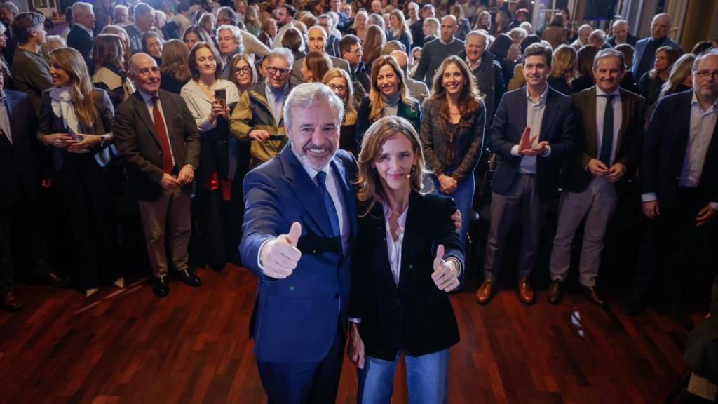 Jorge Azcón y Cayetana Álvarez de Toledo en un acto del PP en Zaragoza.