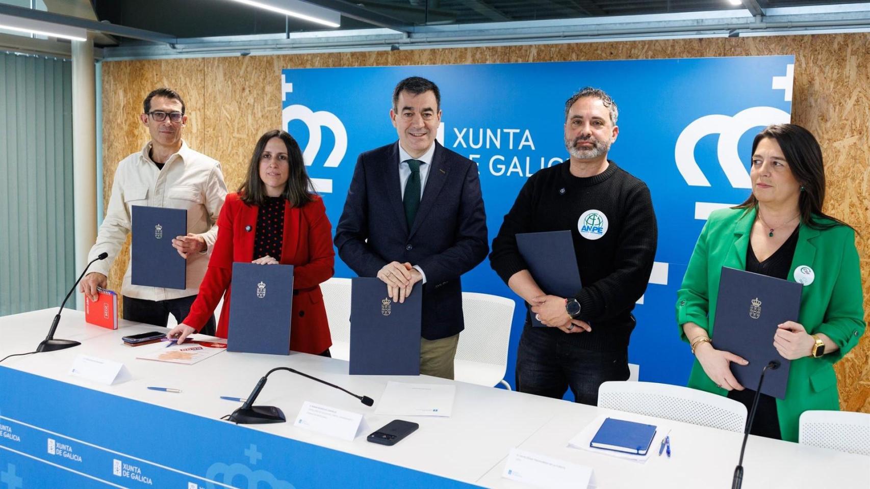 La Xunta acuerda con CC.OO, UGT, ANPE y CSIF la reducción del horario lectivo del profesorado de Secundaria