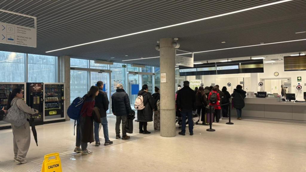 Colas en la estación intermodal de Vigo