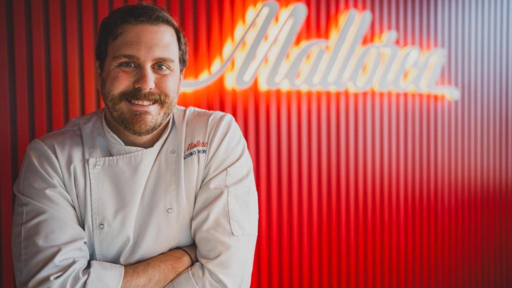 Jacobo Moreno en la recepción de Pastelería Mallorca, en Vicálvaro.