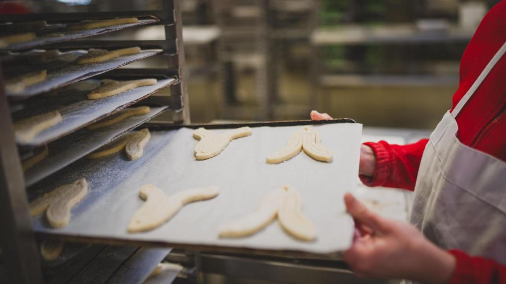 Elaboración de uno de los productos de Mallorca.