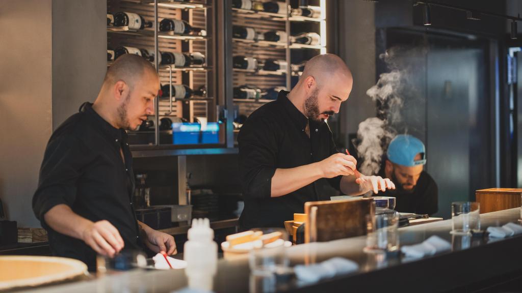 De izquierda a derecha, Lenin Lituma, Sergio Monterde y Luis David Sánchez.