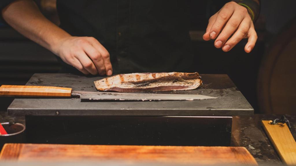 El pescado juega un papel principal en los platos de Bākkō.