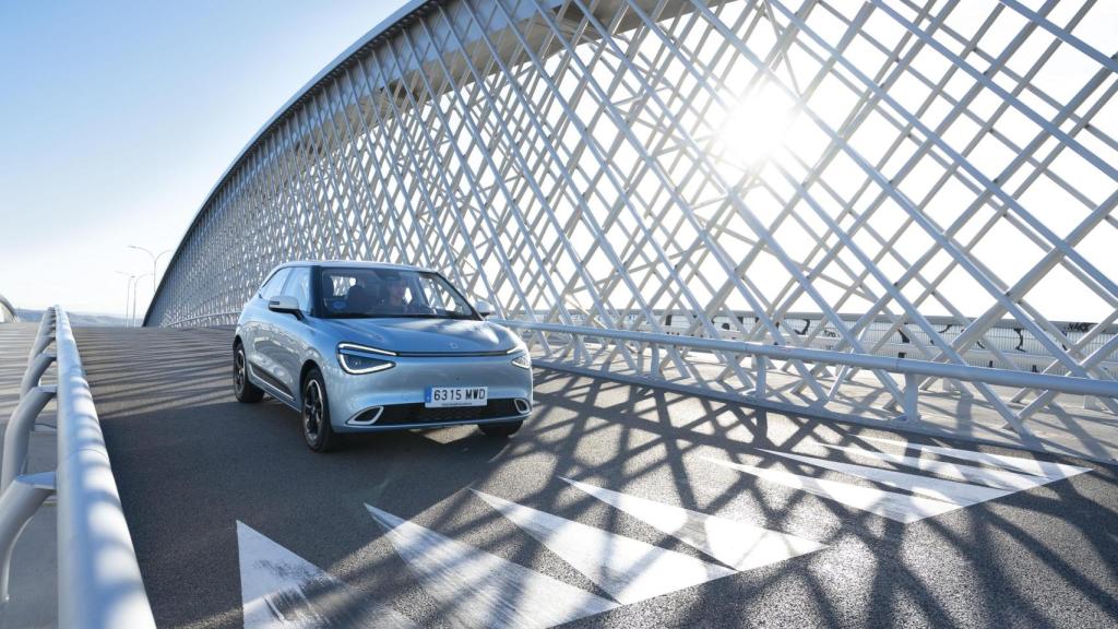 Vista tres cuartos delantera del Dongfeng Box