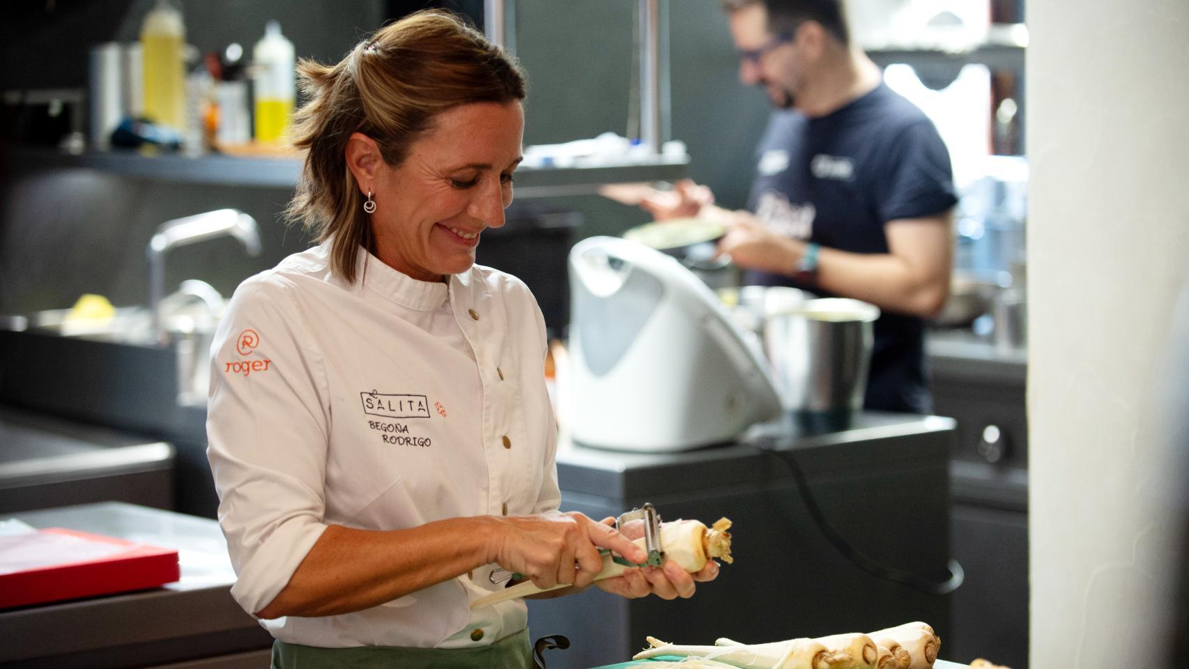 La chef Begoña Rodrigo en su restaurante, La Salita.