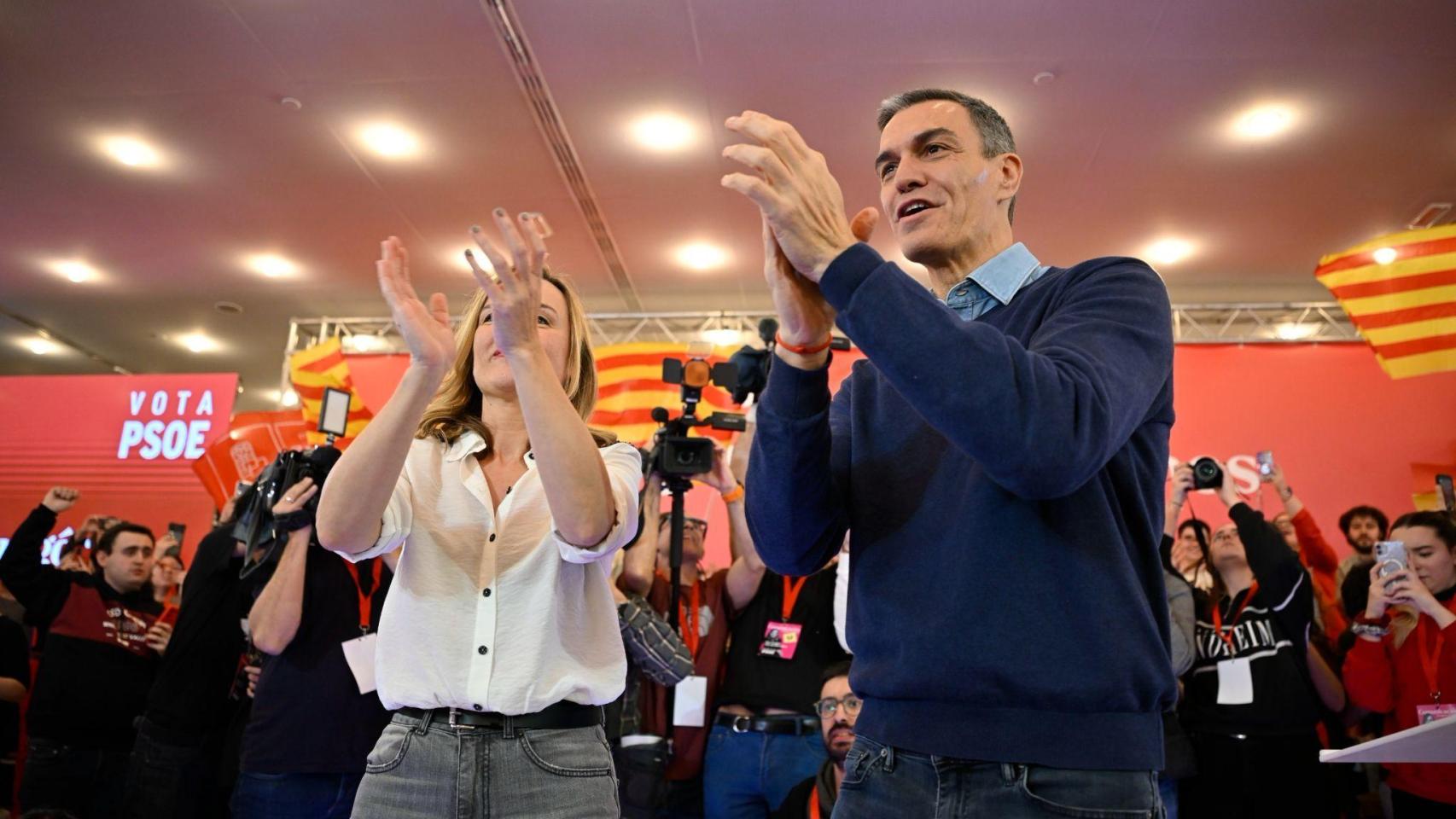 Pedro Sánchez y la candidata a la presidencia de Aragón, Pilar Alegría.