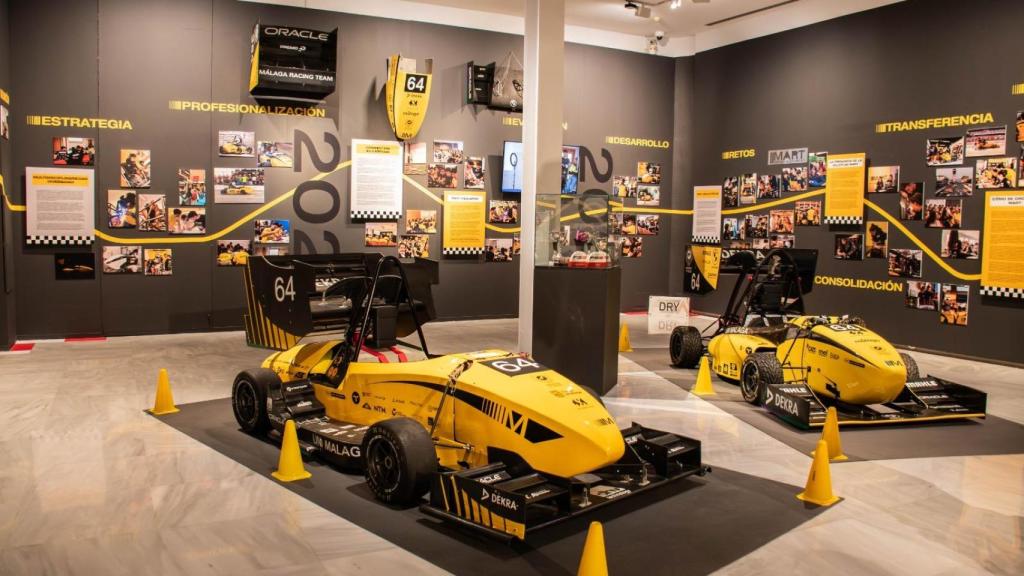 Varios de los vehículos expuestos.