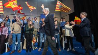 El candidato del PP a la reelección en Aragón, Jorge Azcón, y Alberto Núñez Feijóo.