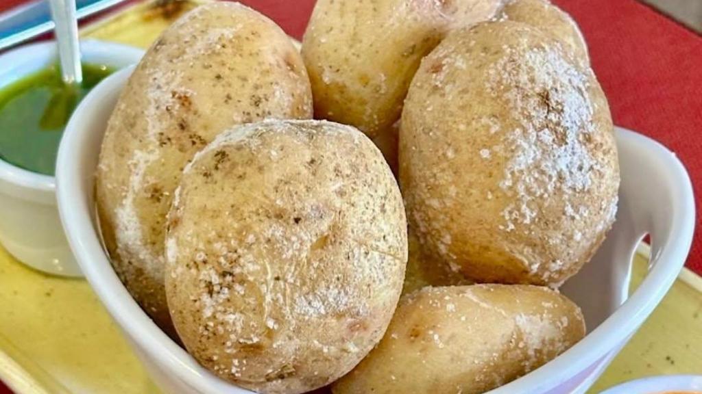 Las papas con mojo que probó Carlos Herrera en El Rincón de Pancho.