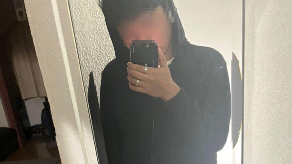 Sebas, adolescente de 16 años.