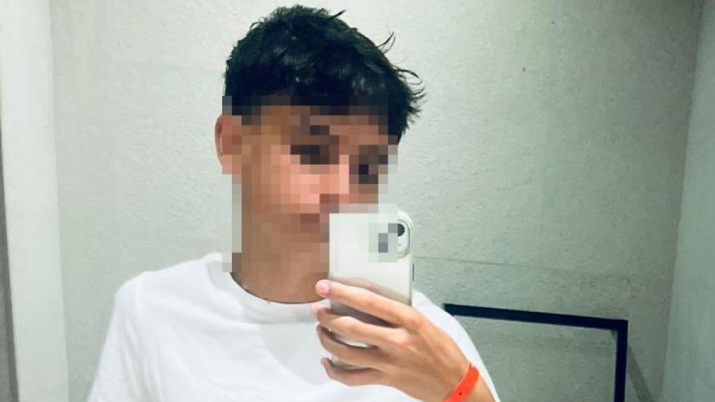 Álex, adolescente de 15 años.