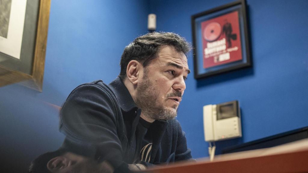 Ismael Serrano durante su entrevista con El Español.