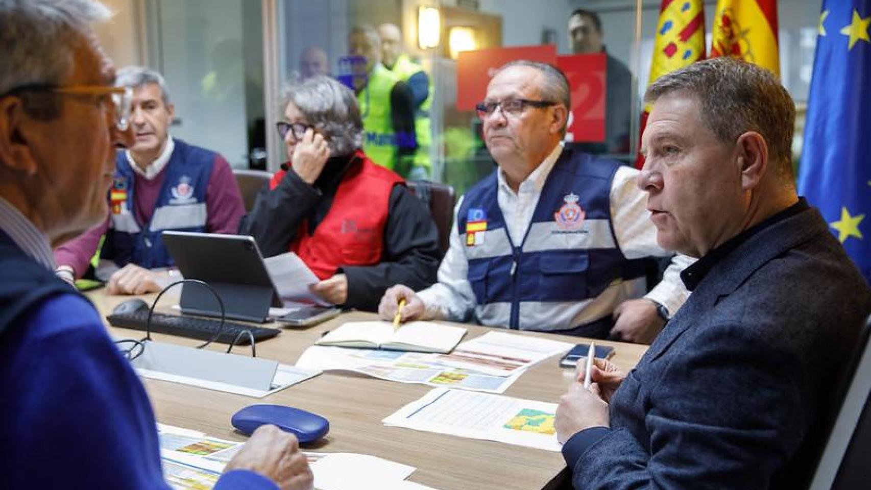 El presidente Emiliano García-Page ha presidido este sábado en Toledo la reunión del Centro de Coordinación Operativa en las instalaciones del 112.