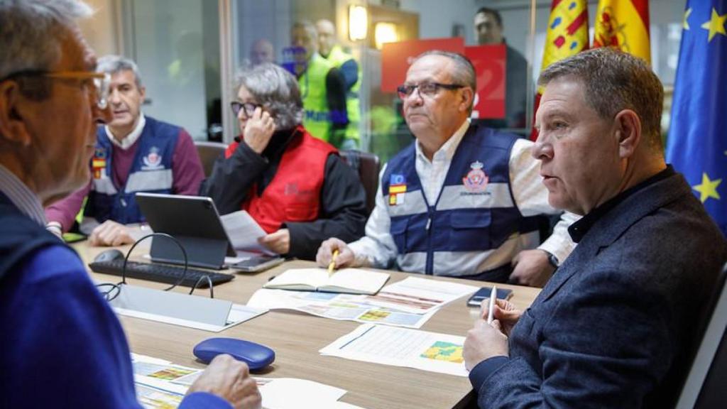El presidente Emiliano García-Page ha presidido este sábado en Toledo la reunión del Centro de Coordinación Operativa en las instalaciones del 112.