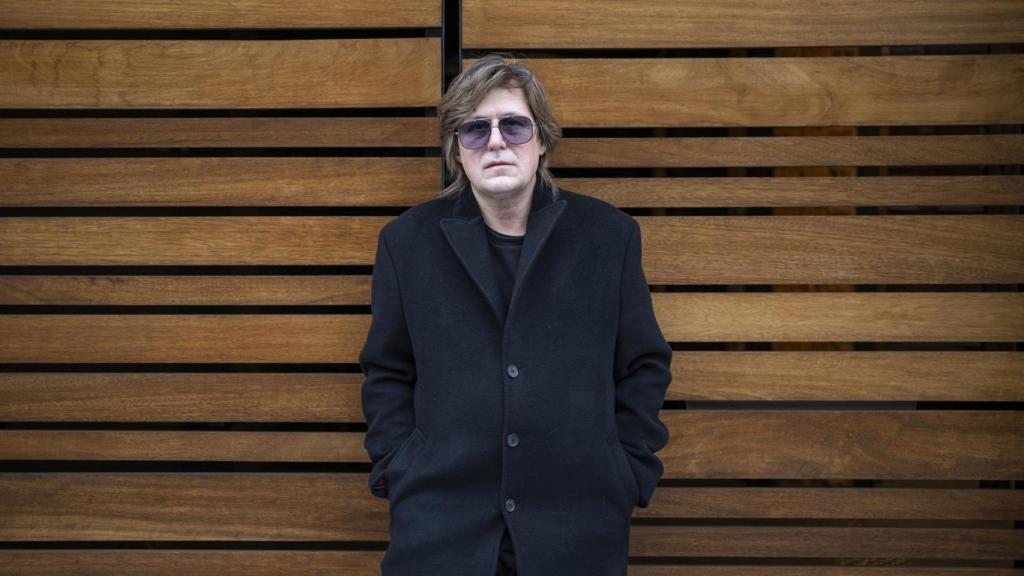 Nacho Vegas nos presenta su disco Vidas semipreciosas, en el que dedica una canción a su madre.