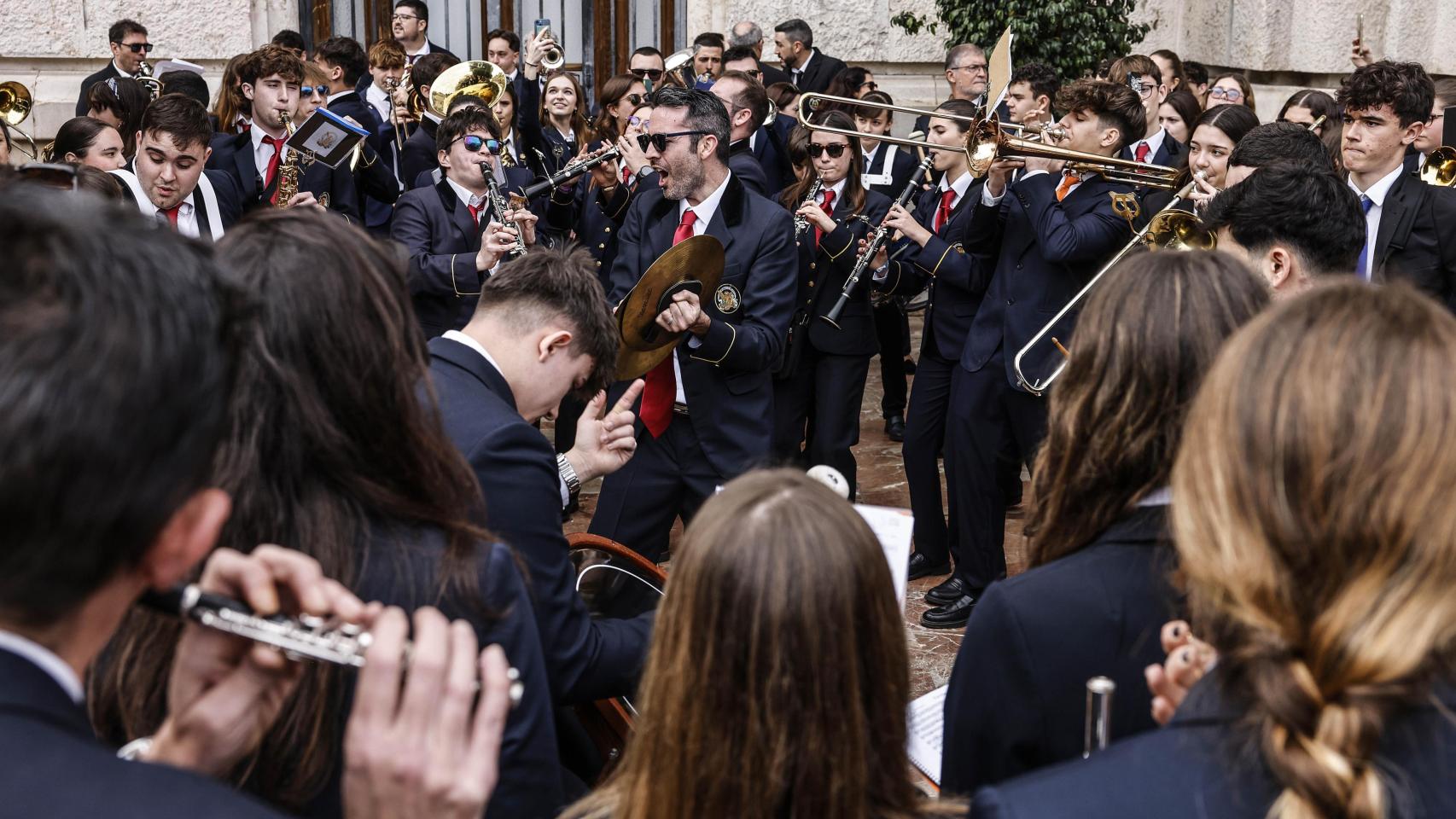 Una banda de música toca antes de la mascletà, imagen de archivo. Europa Press / Rober Solsona