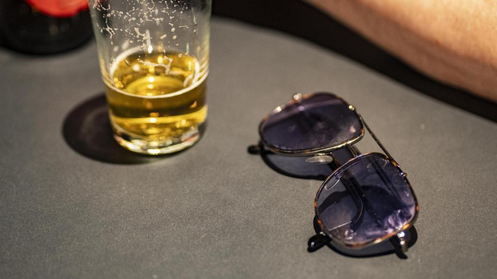 Vegas recuerda sus primeros deslubramientos con mujeres, desde niño hasta hoy.