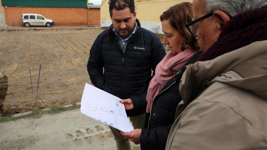 La presidenta de la Diputación de Toledo, Concepción Cedillo, y el alcalde de La Mata, Indalecio Ferrero.