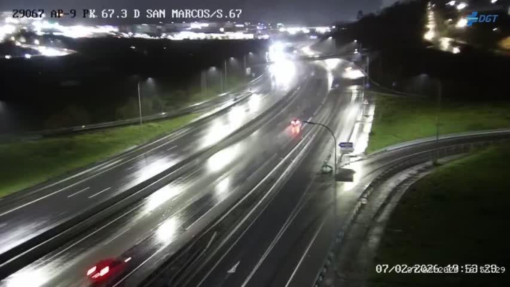 La AP-9 este sábado cerca del punto del accidente en Santiago.