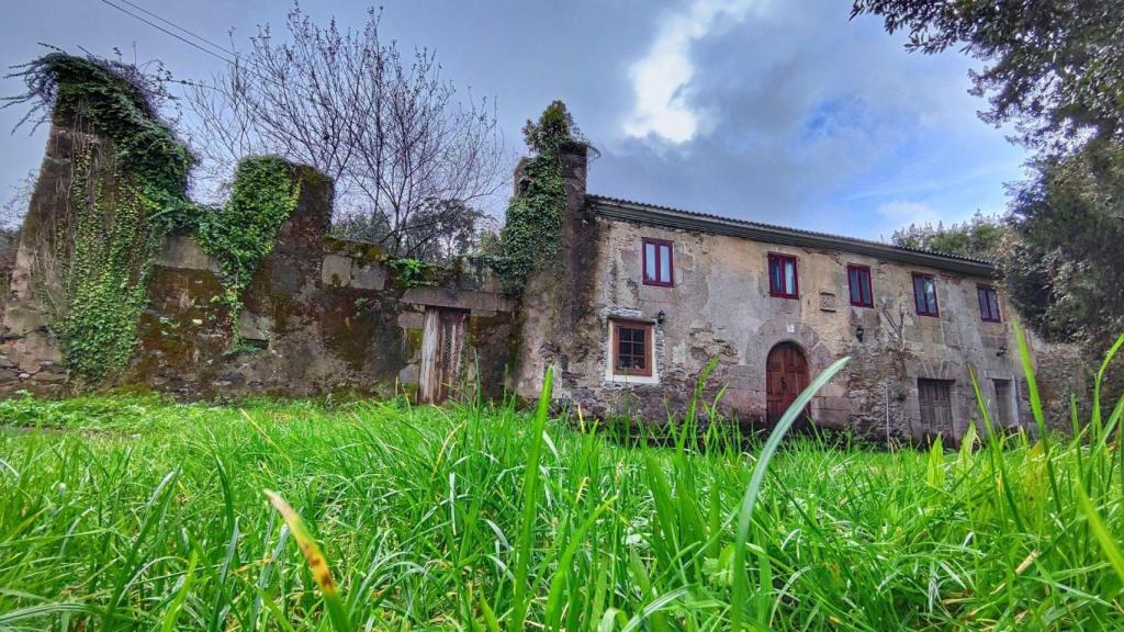 Ruinas de la Torre de Peito Bordel. Iván Fernández Amil