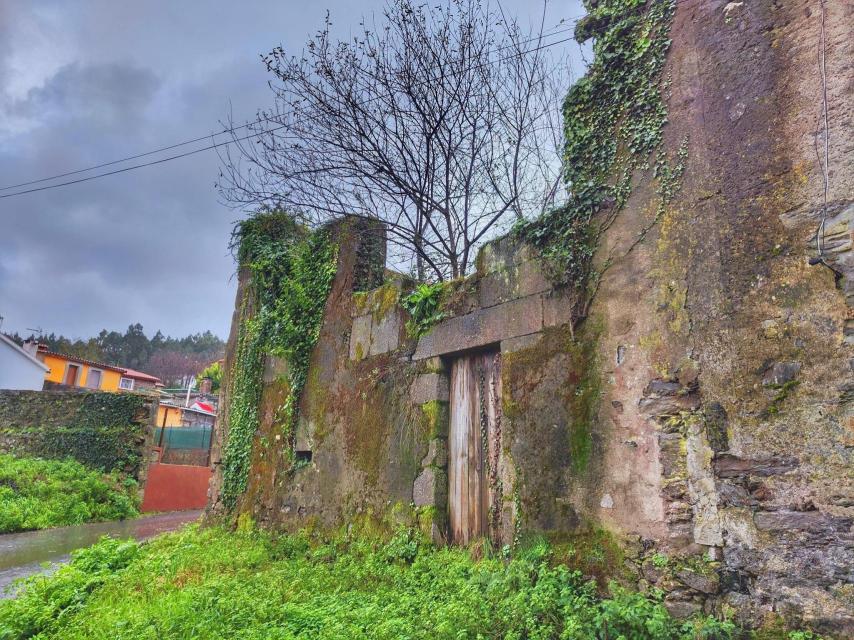 Restos de la Torre de Peito Bordel. Iván Fernández Amil