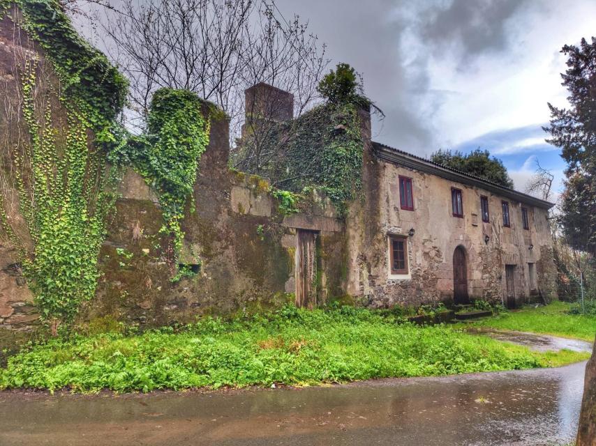 Restos de la Torre de Peito Bordel. Iván Fernández Amil