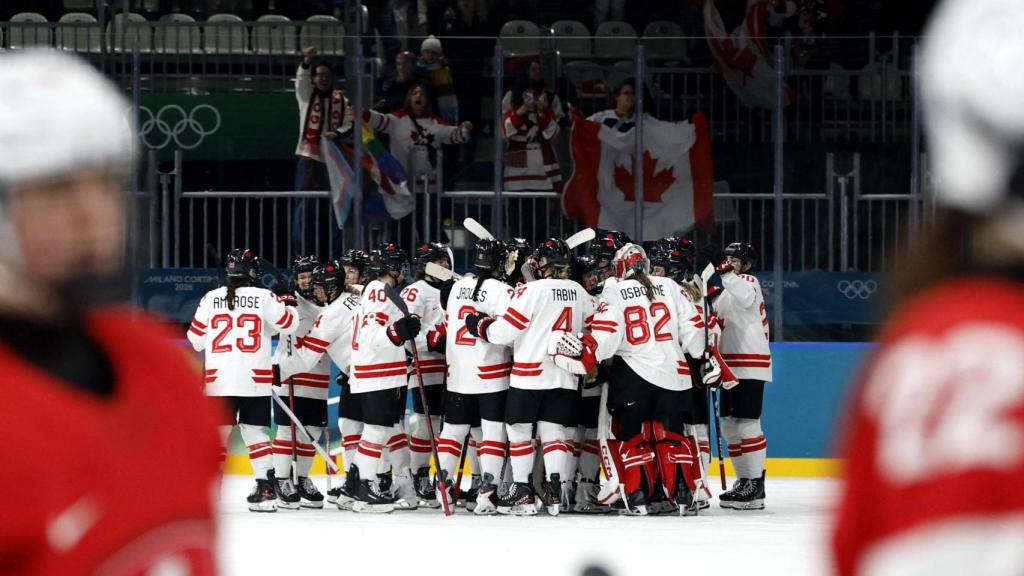 Las jugadoras de Canadá celebran la victoria ante Suiza.